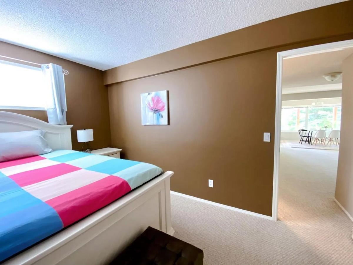 Private, Spacious, & Bright Home 卡加利 外观 照片
